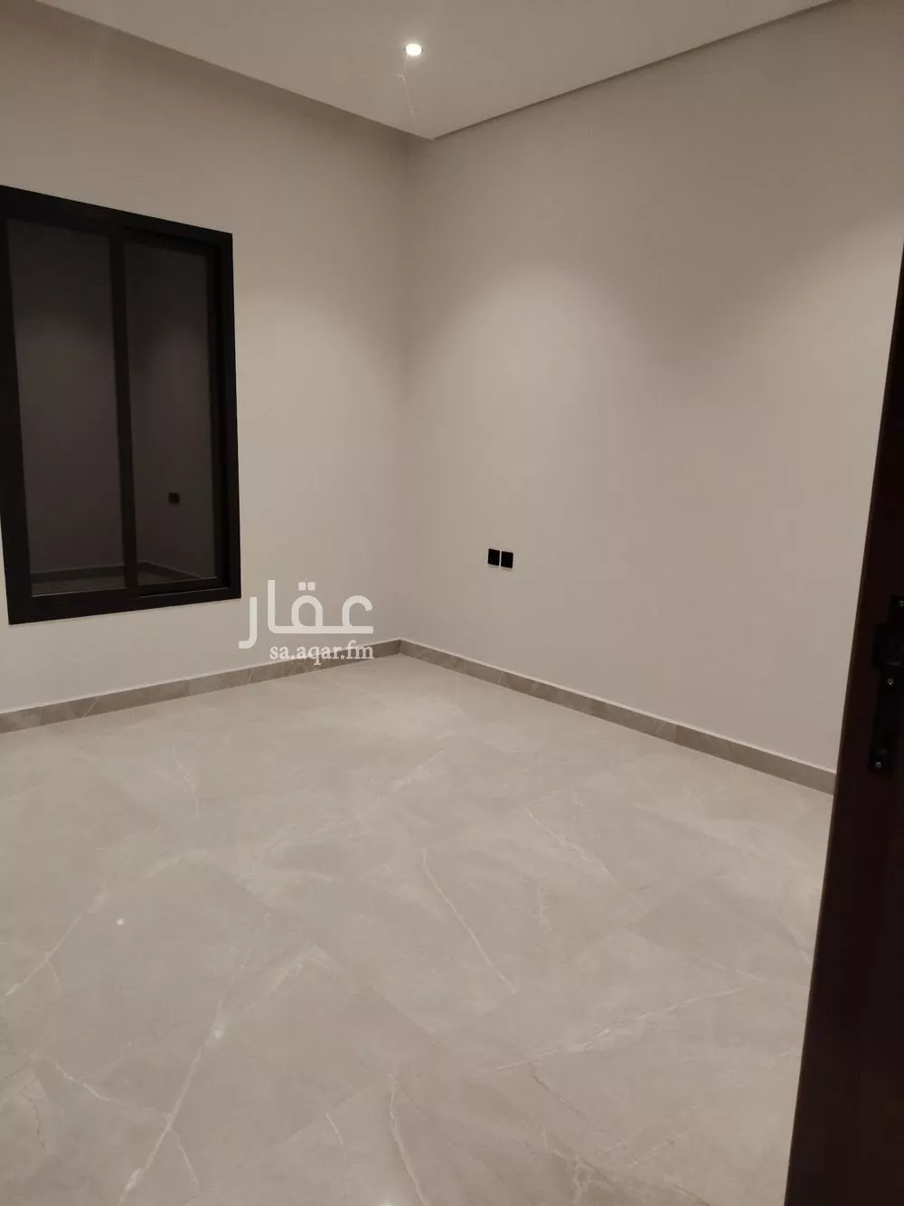 شقة 3 غرف في الرمال 10