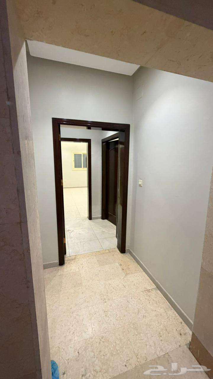 شقة 4 غرف في العوالي 2