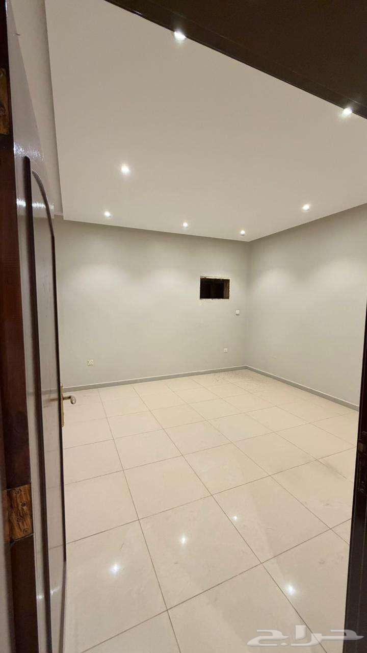 شقة 4 غرف في العوالي 4