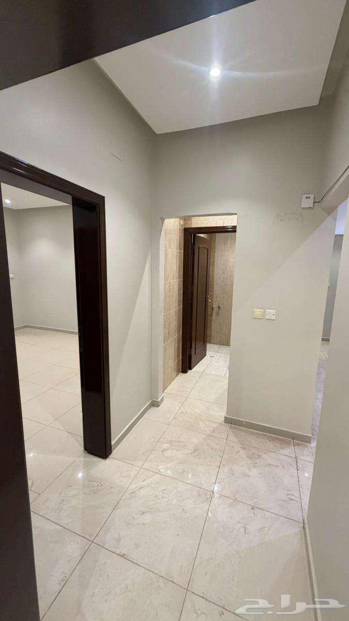 شقة 4 غرف في العوالي 9