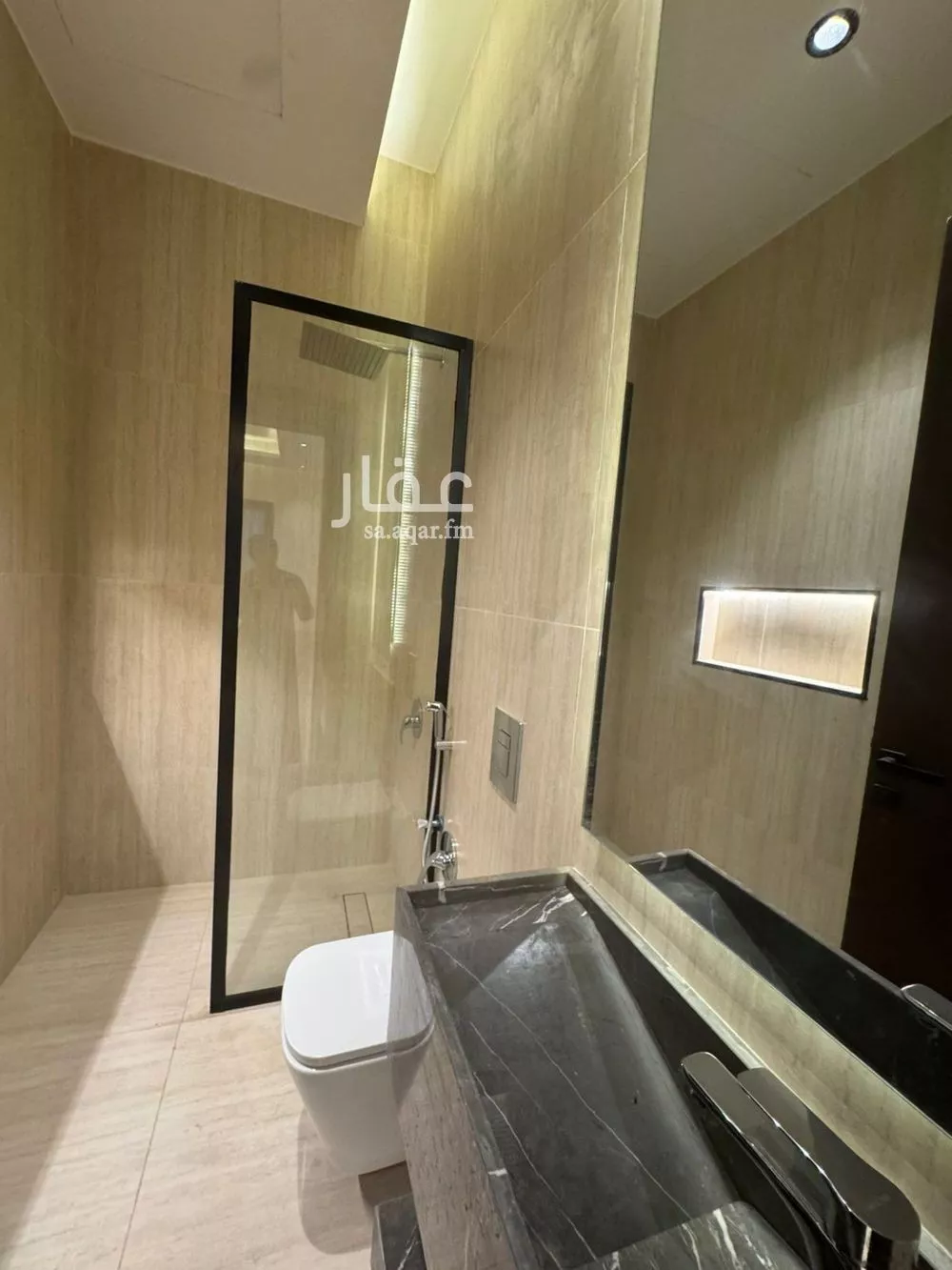 فيلا 5 غرف في العارض 17