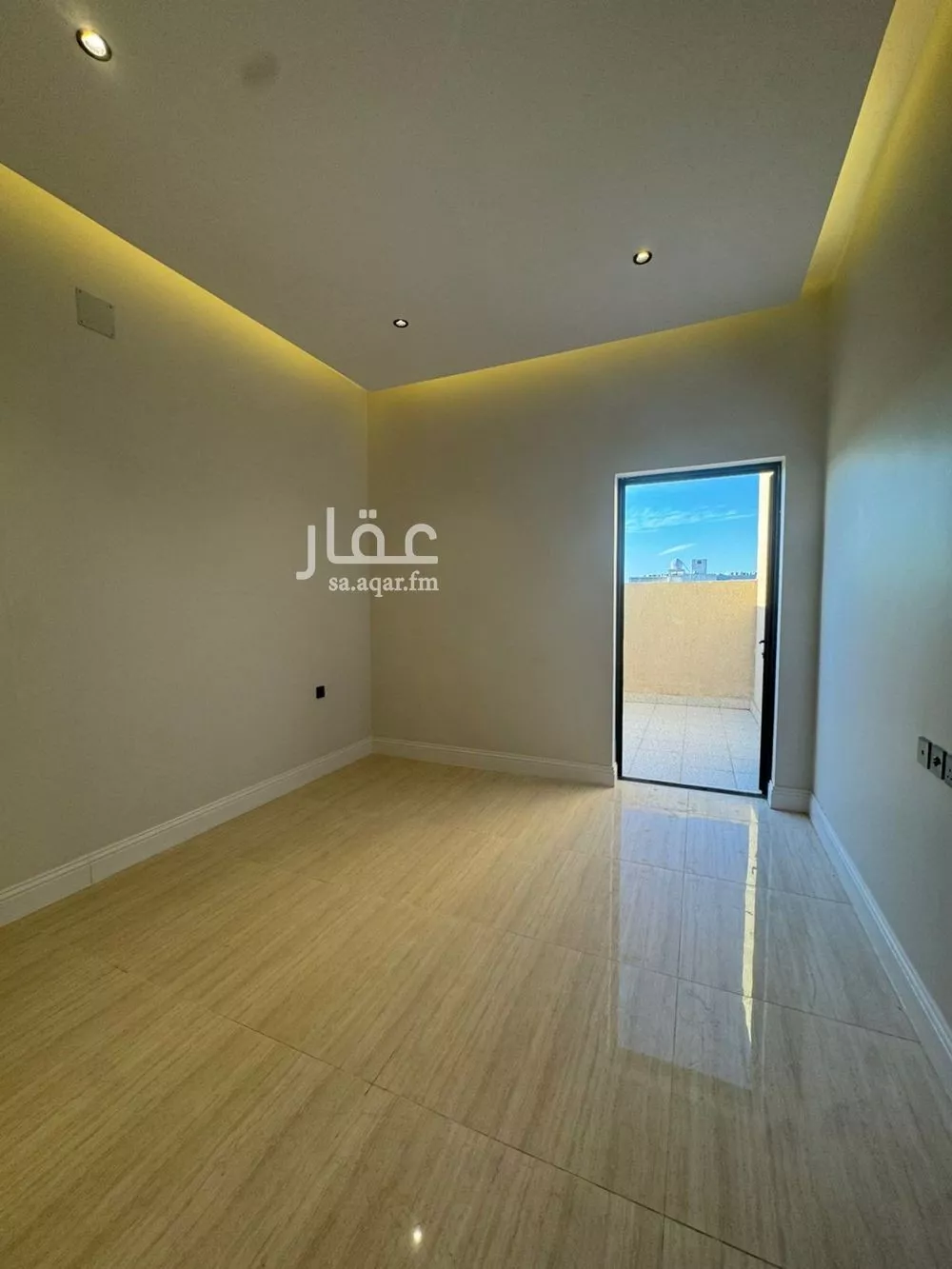 فيلا 5 غرف في العارض 20