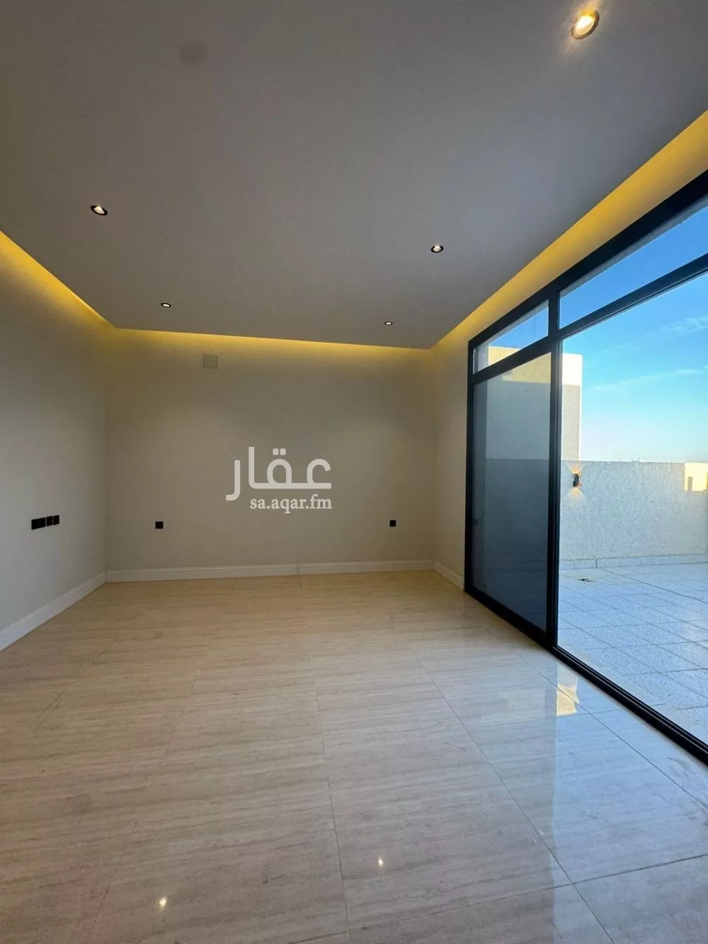 فيلا 5 غرف في العارض 6