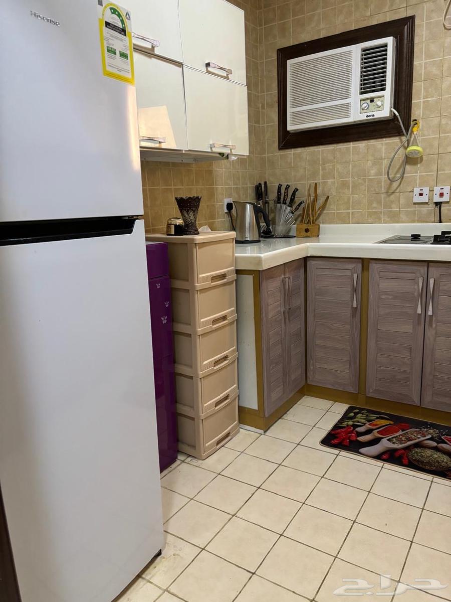 شقة 4 غرف في الحمراء و ام الجود 7