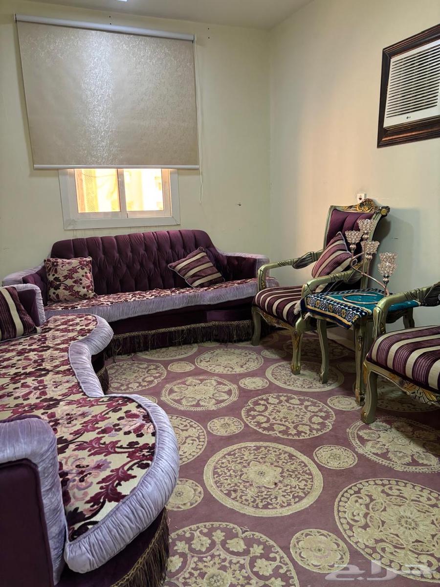 شقة 4 غرف في الحمراء و ام الجود 8