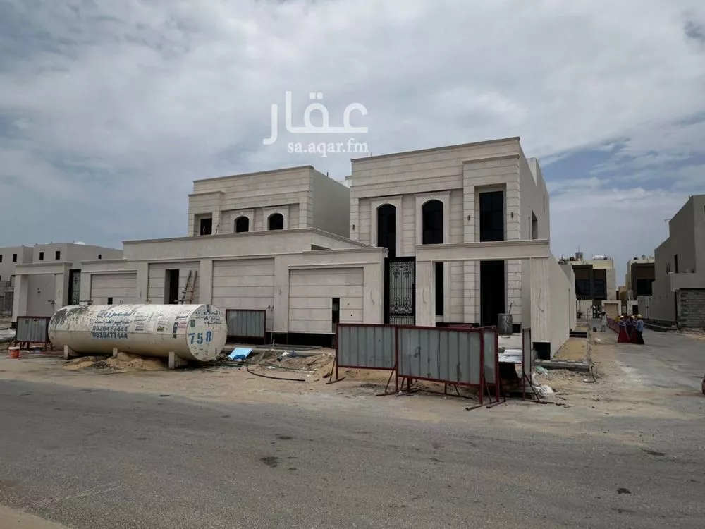 فيلا 6 غرف في الشراع 2