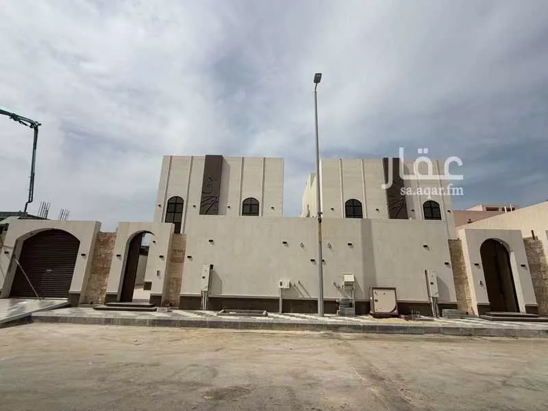 فيلا 9 غرف في الصواري 4