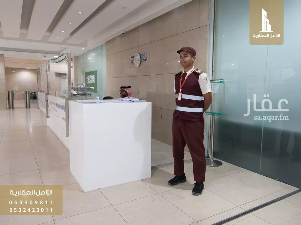 300 sqm office in Madinat Al Umal 8