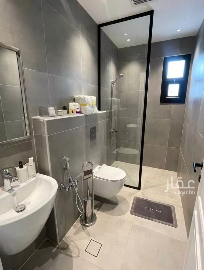 شقة 3 غرف في الملقا 8