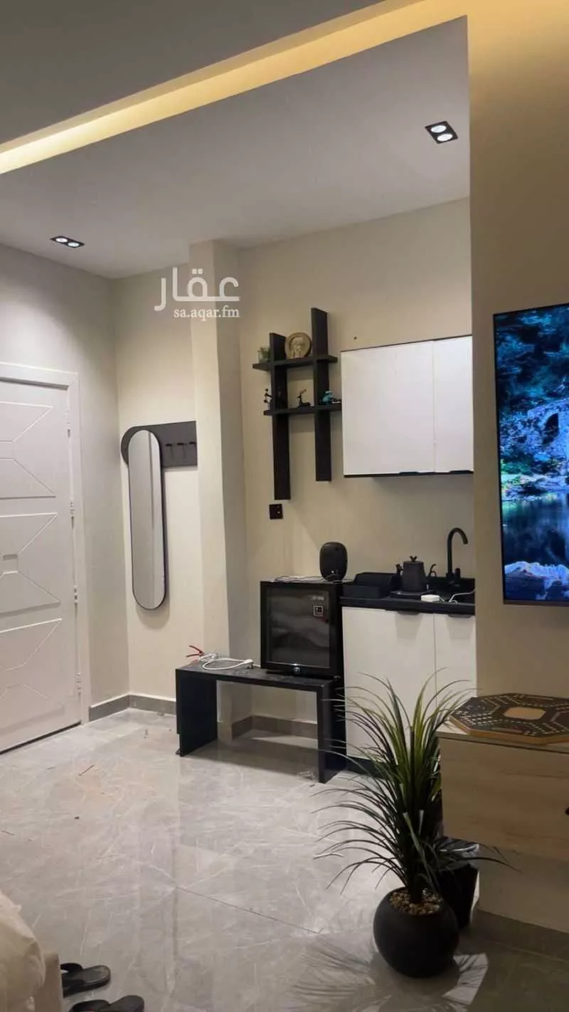 شقة 2 غرف في الملقا 4