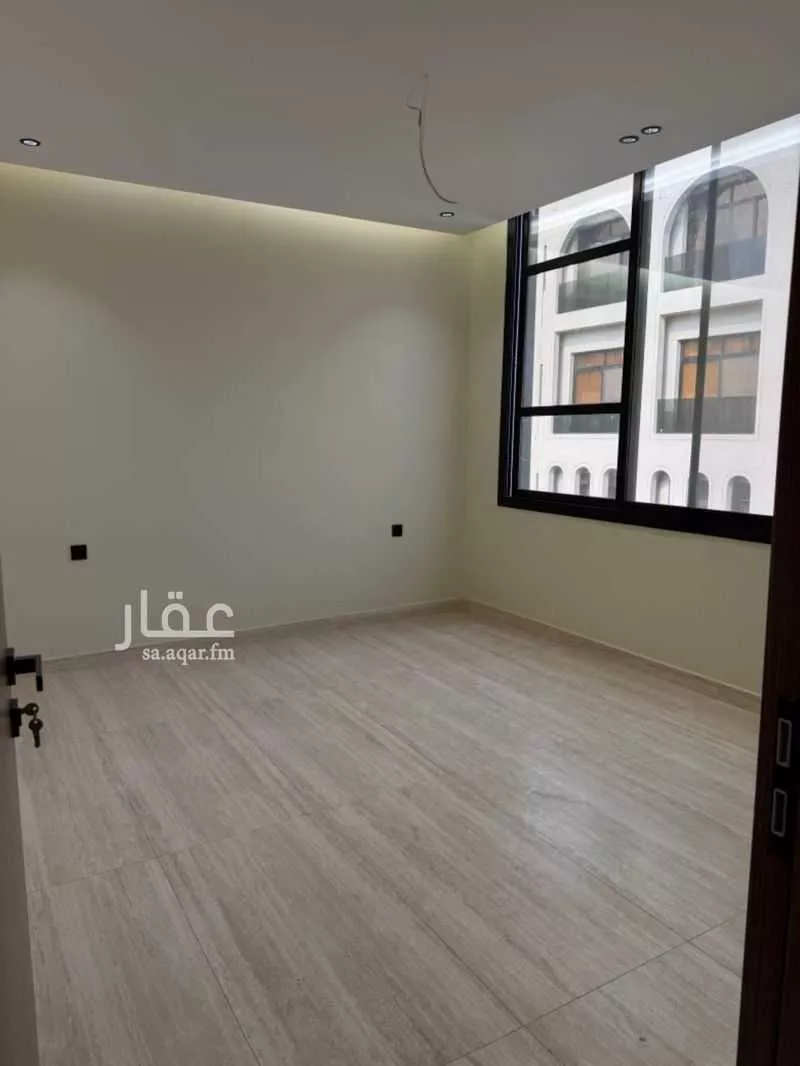 شقة 4 غرف في الروضة 11