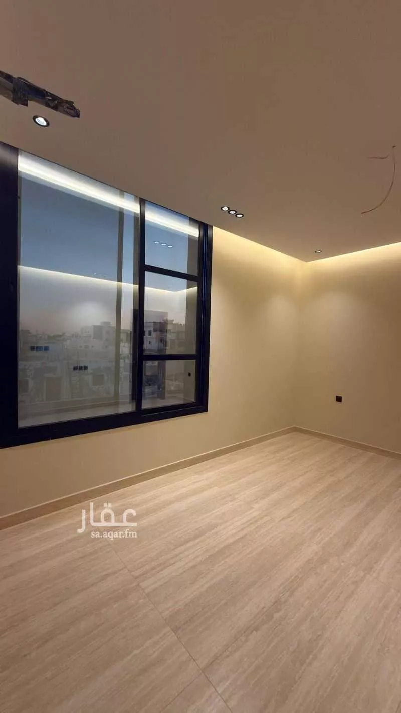 شقة 4 غرف في الروضة 19