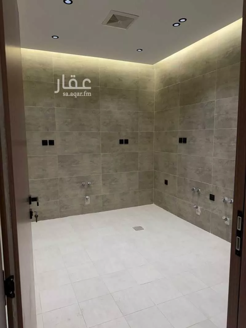 شقة 4 غرف في الروضة 27