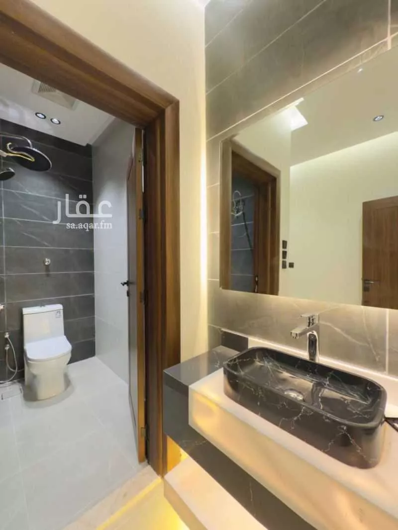 شقة 4 غرف في الروضة 19