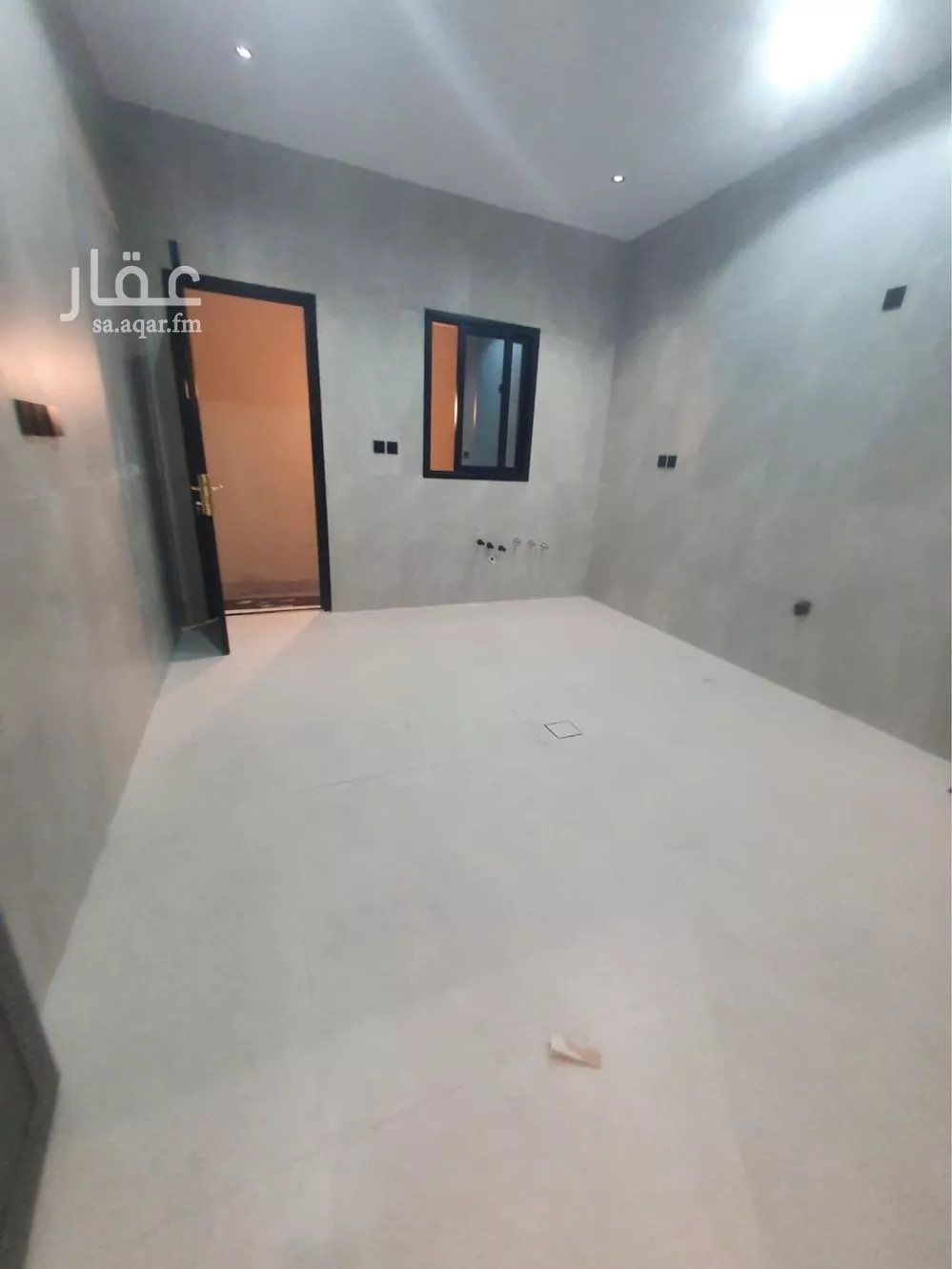 فيلا 5 غرف في احد 4