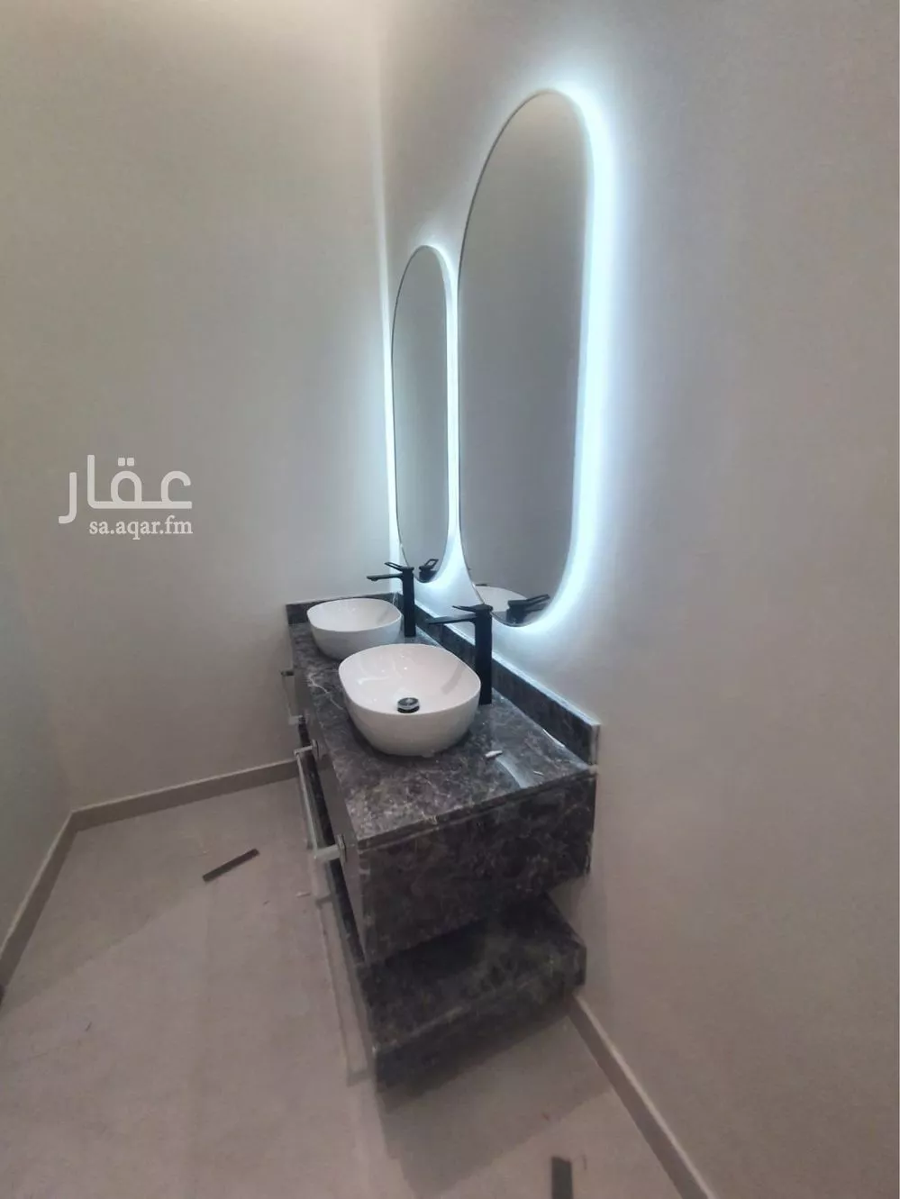 فيلا 5 غرف في احد 6