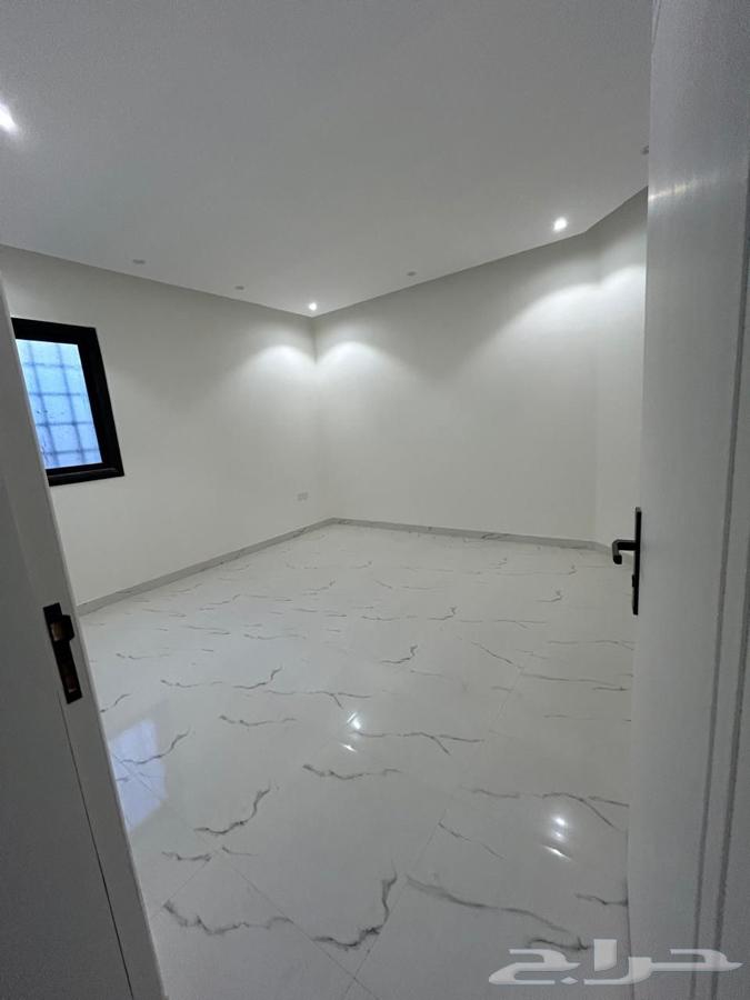 شقة 3 غرف في الرمال 3