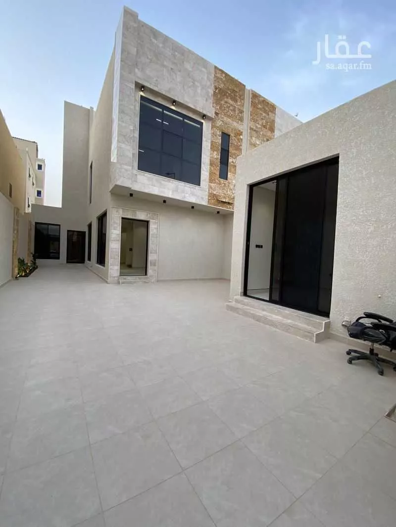 فيلا 5 غرف في الرمال 7