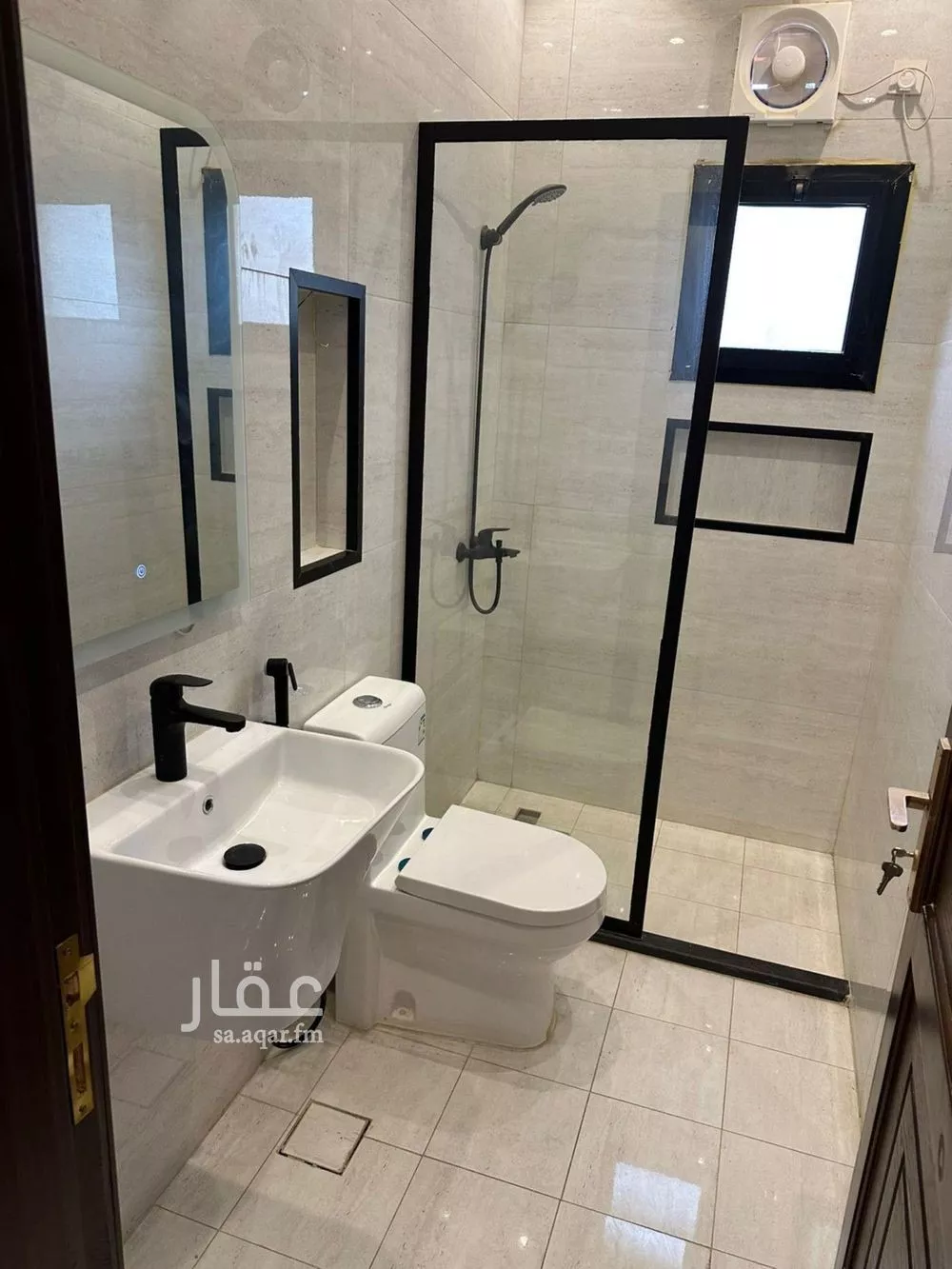 شقة 5 غرف في الصفا 17