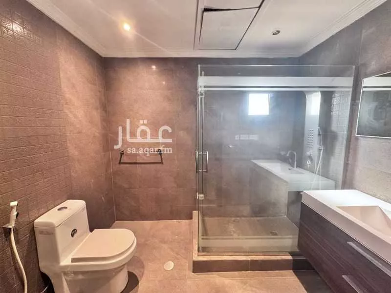 فيلا 5 غرف في الروضة 10