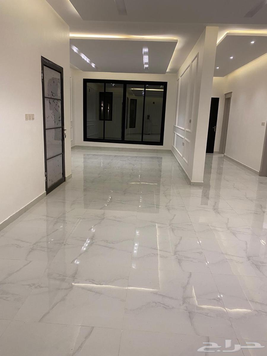 فيلا 8 غرف في الرمال 2