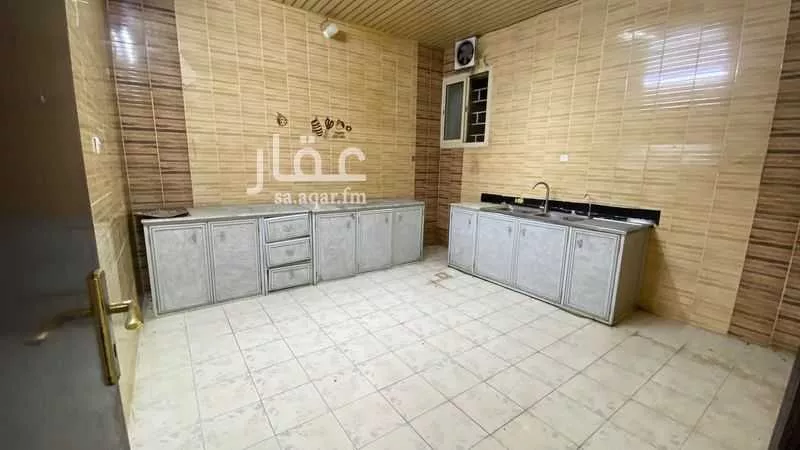 دور 5 غرف في العزيزية 6