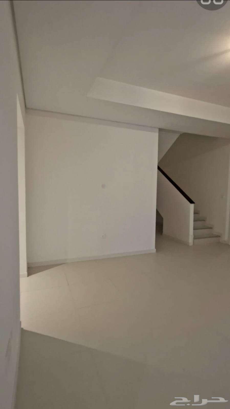 فيلا 4 غرف في الفاروق 20