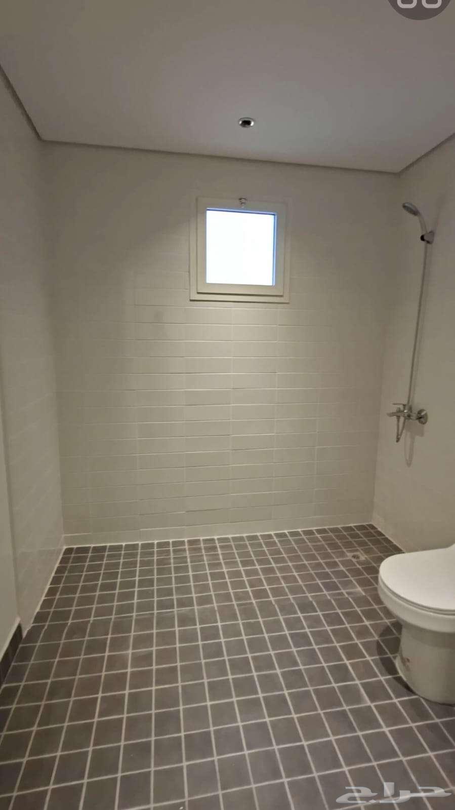 فيلا 4 غرف في الفاروق 32