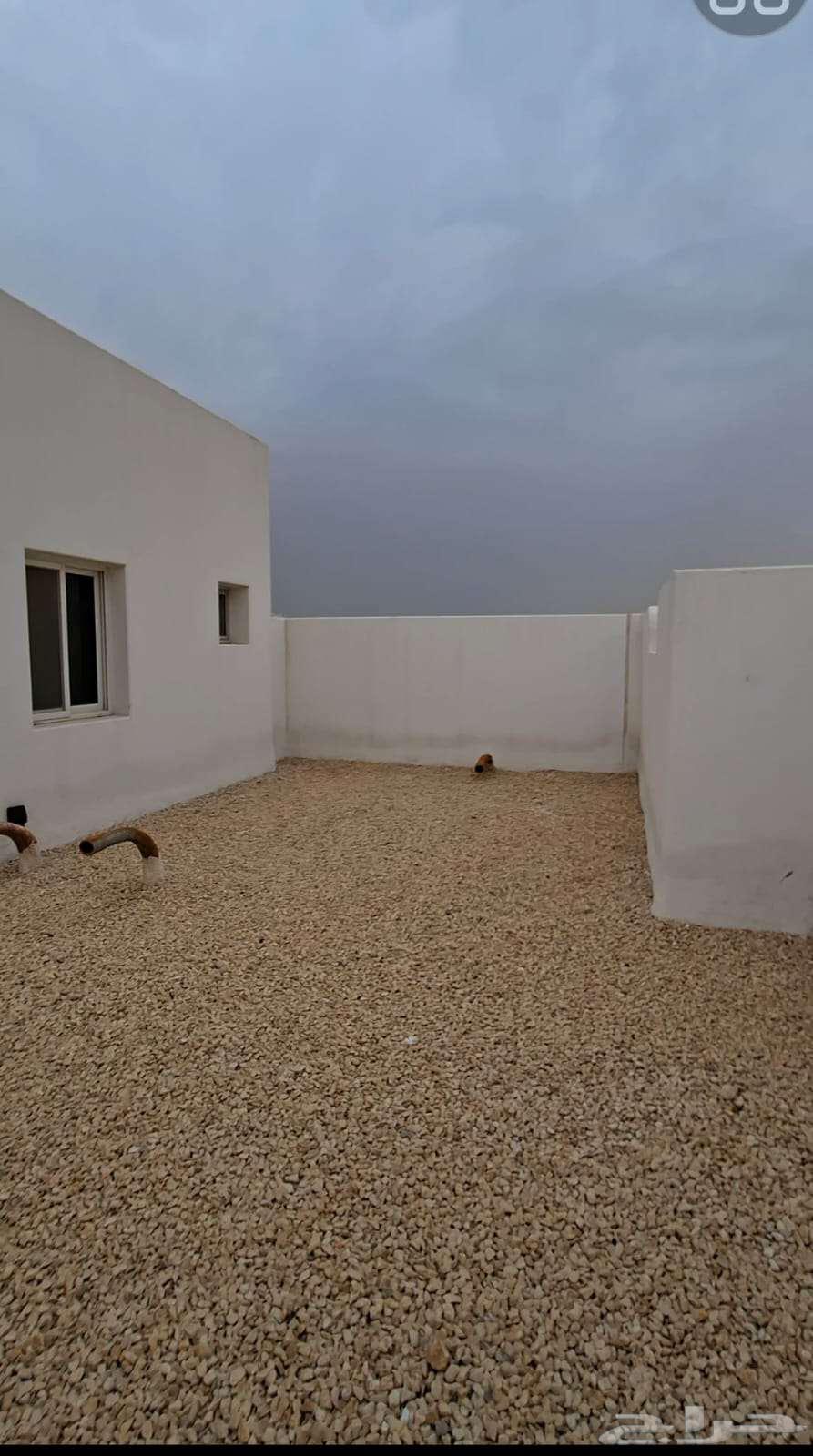 فيلا 4 غرف في الفاروق 42