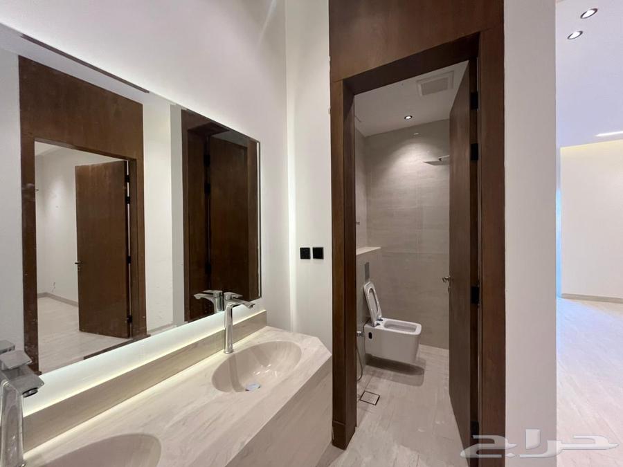 8 bedroom villa in Al Mahdiyyah 3