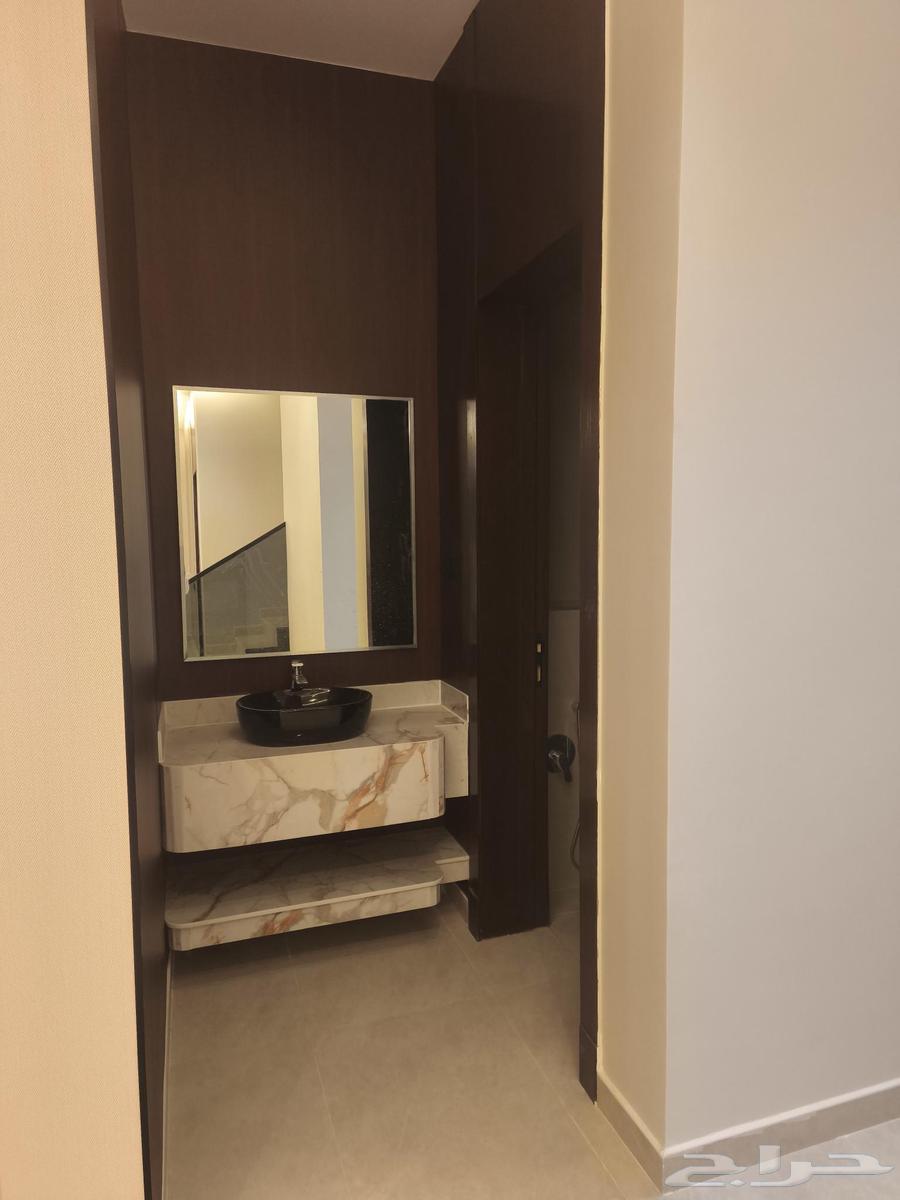 فيلا 4 غرف في الصفا 5