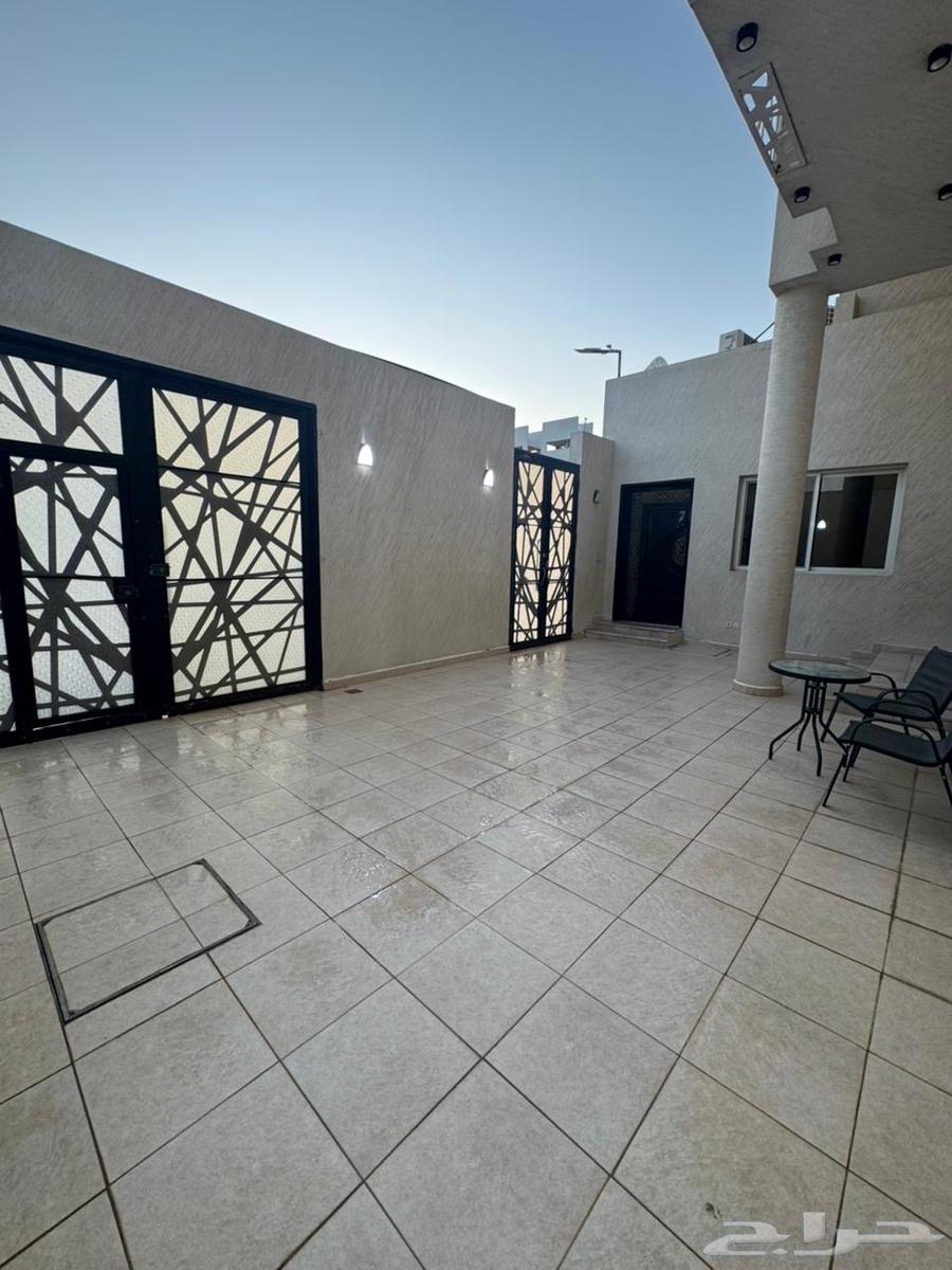 فيلا 6 غرف في النرجس 3