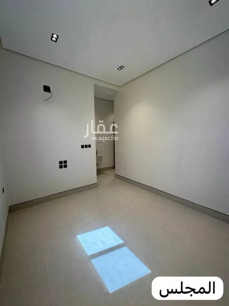 دور 4 غرف في الروابي 8