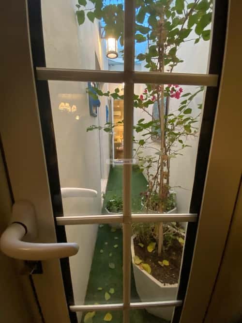 شقة 4 غرف في الملقا 2