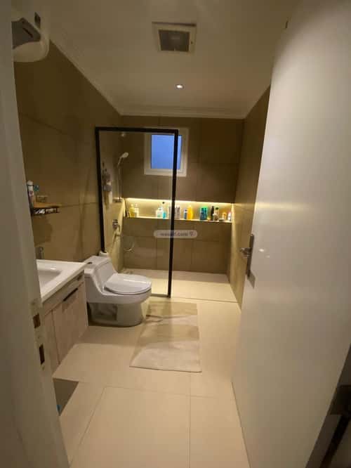 شقة 4 غرف في الملقا 6