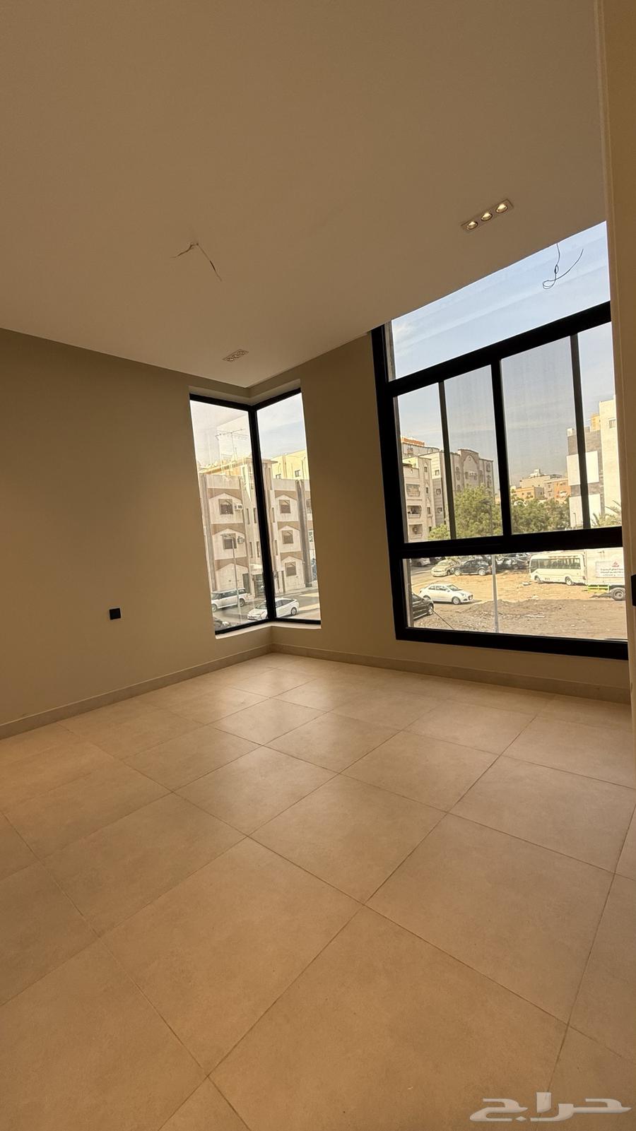4 bedroom apartment in Al Salamah 6