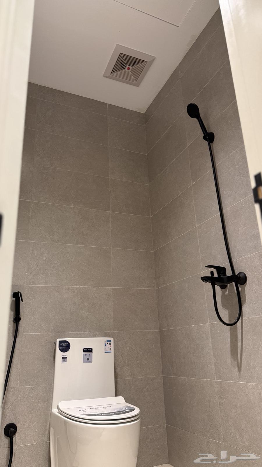 4 bedroom apartment in Al Salamah 9