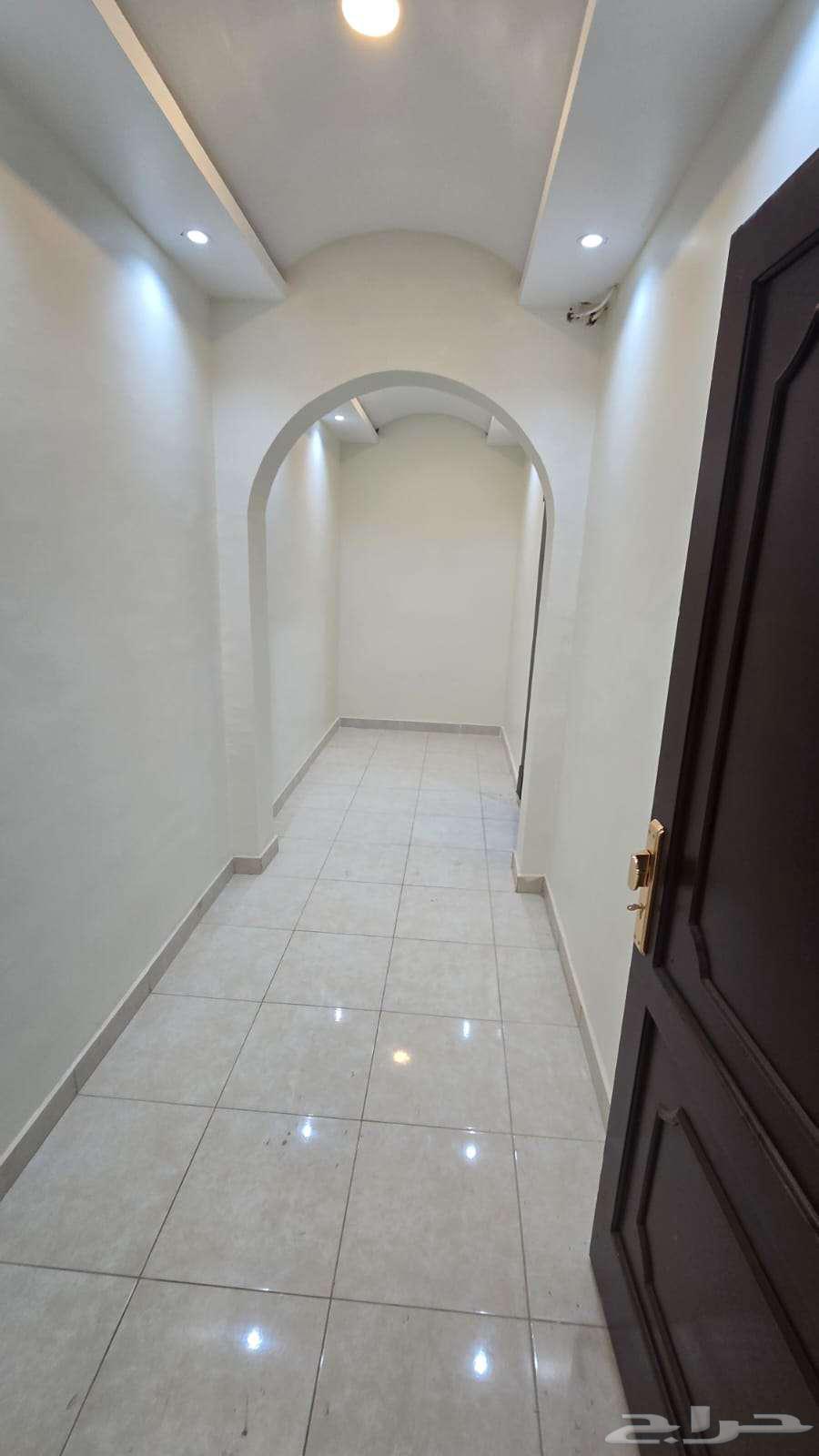 شقة 2 غرف في الصفا 8