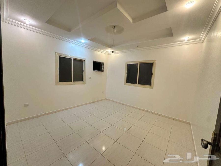 شقة 4 غرف في المروة 8