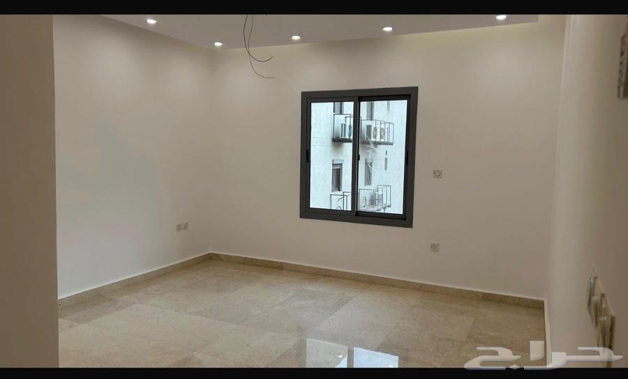 شقة 5 غرف في السلامة 4