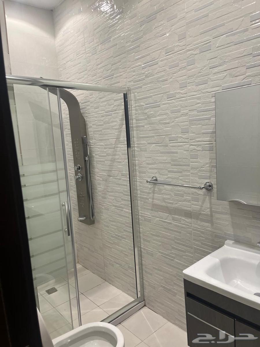 شقة 4 غرف في الواحة 4