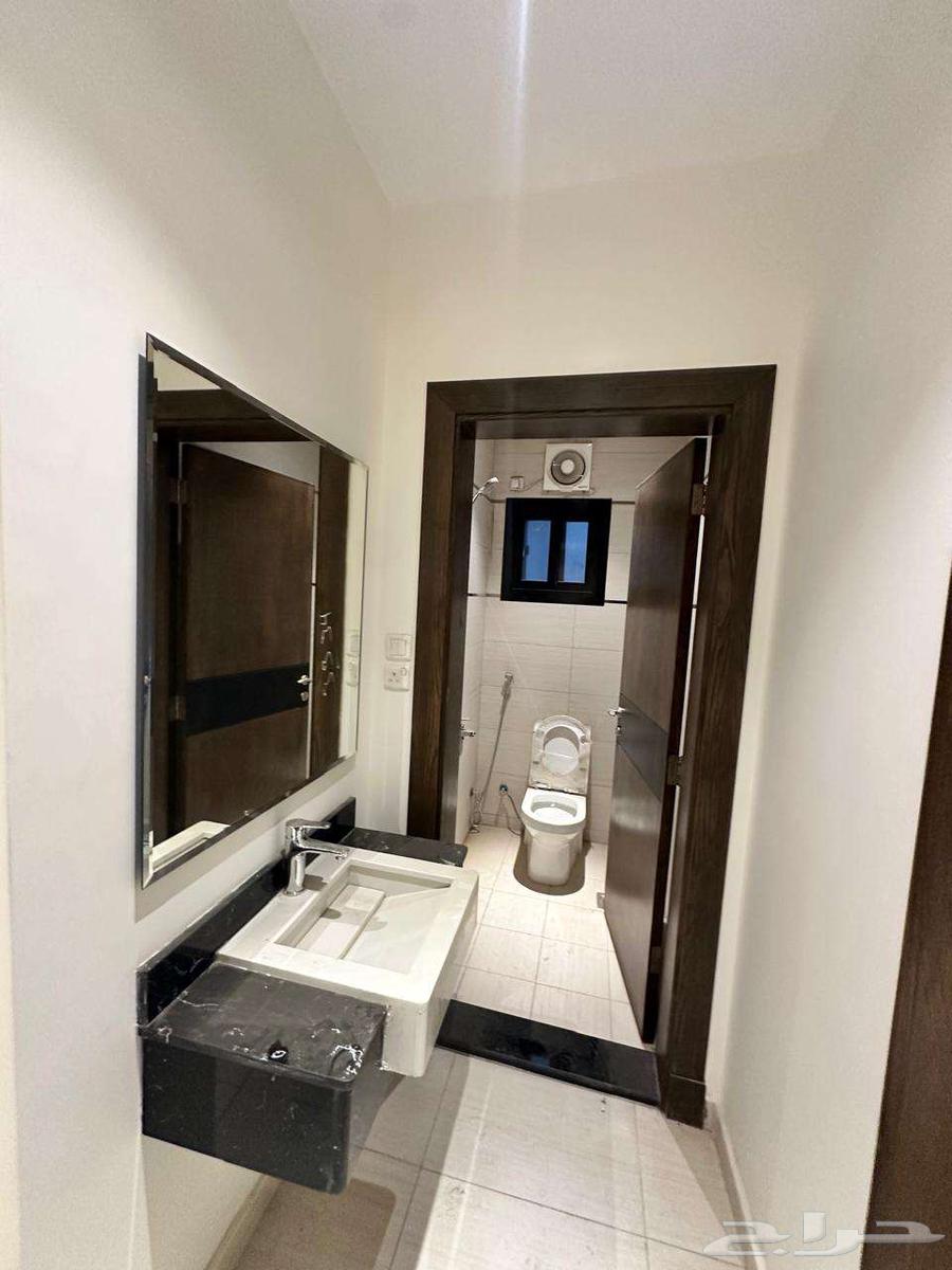 شقة 4 غرف في المروة 8