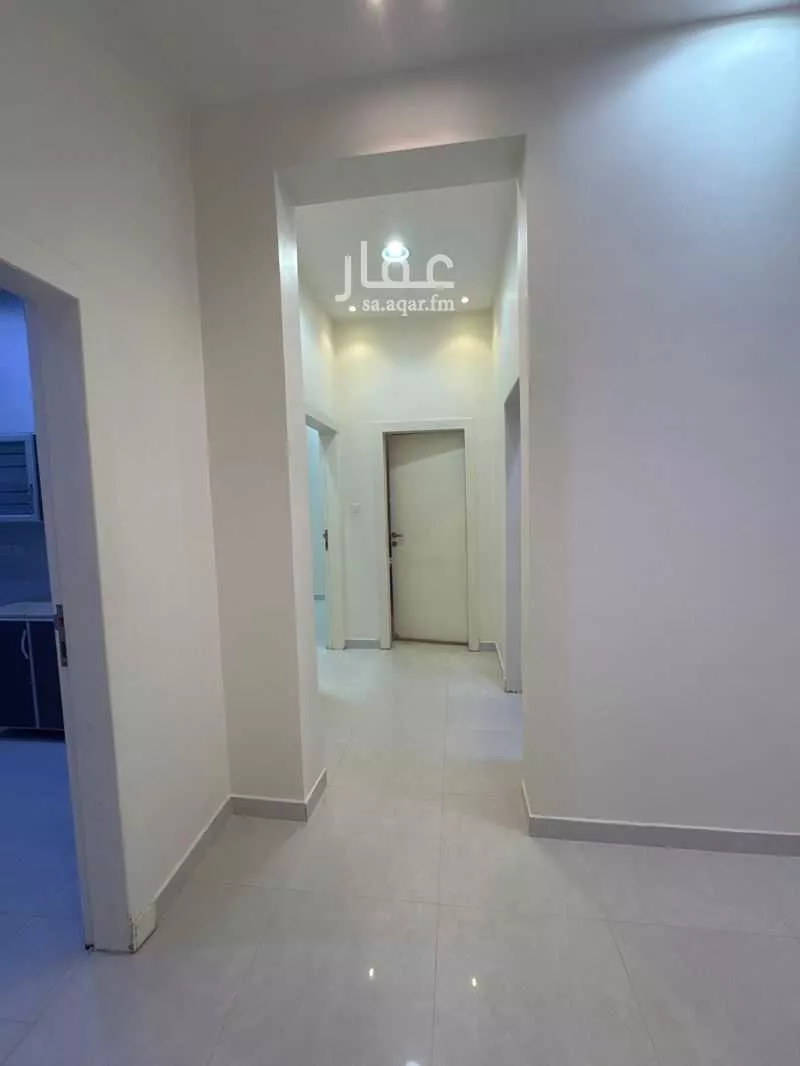 شقة 3 غرف في الملقا 8