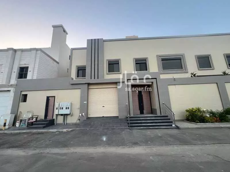 4 bedroom apartment in Az Zomorod 5