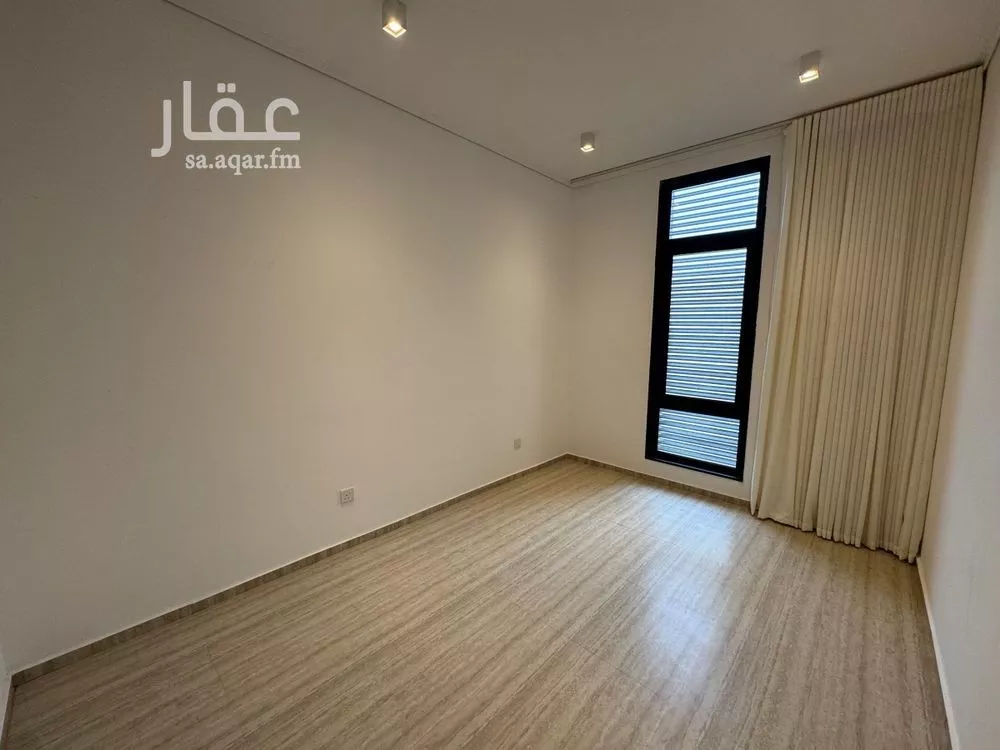 فيلا 3 غرف في العارض 15