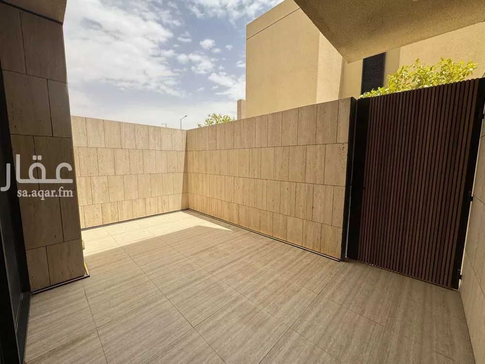 فيلا 3 غرف في العارض 3