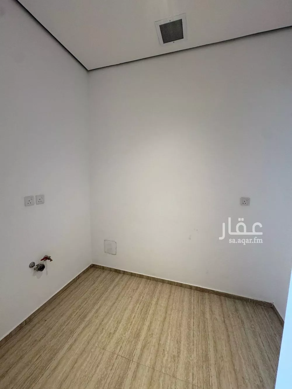 فيلا 3 غرف في العارض 6