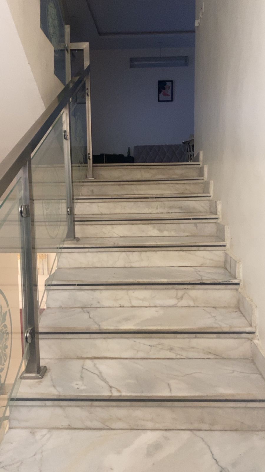 فيلا  في العزيزية 13