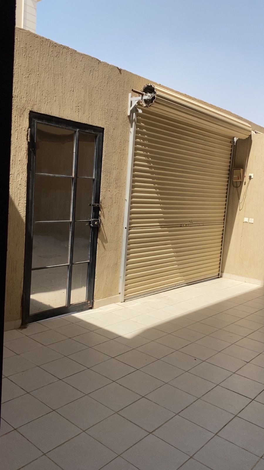 فيلا  في العزيزية 15