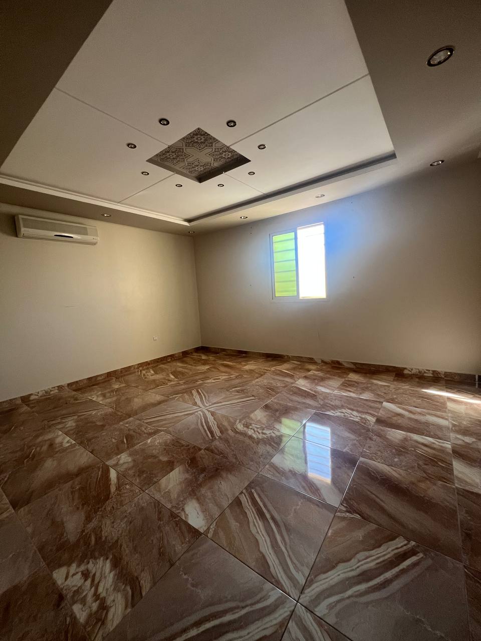 شقة  في ظهرة لبن 3